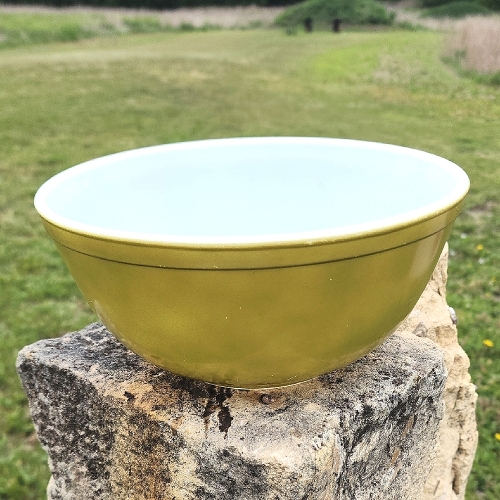 Pyrex Verde Avocado Green 403 Mixing Bowl Mid Century